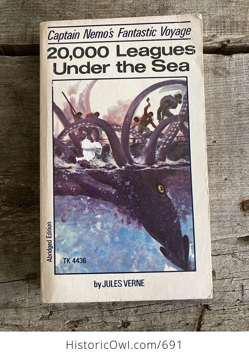 20000 Leagues Under the Sea Paperback Book by Jules Verne C1971 - #7LZvWk497Dc-1