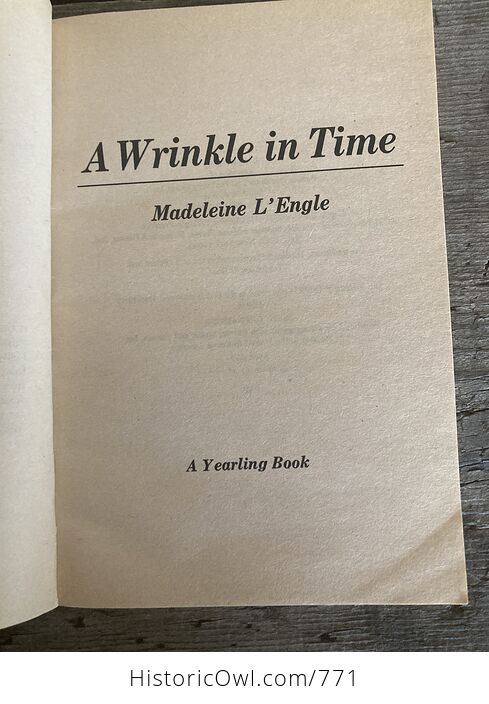 A Wrinkle in Time Paperback Book by Madeleine Lengle Ariel 1973 - #W7FJ553G2kw-3