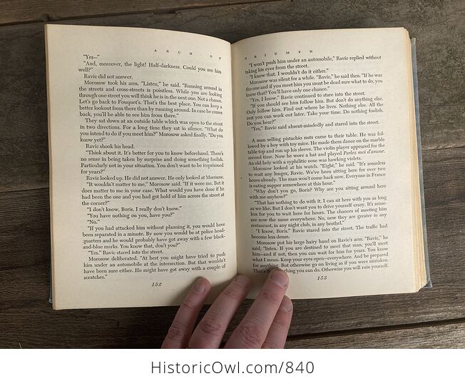 Arch of Triumph Vintage Book by Erich Maria Remarque C1945 - #hCCmCn57MO0-6