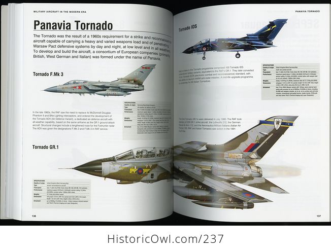 Book Military Aircraft Tanks and Warships Visual Encyclopedia by Jim Winchester Robert Jackson and David Ross 2017 - #qlCkUoSpAhU-6