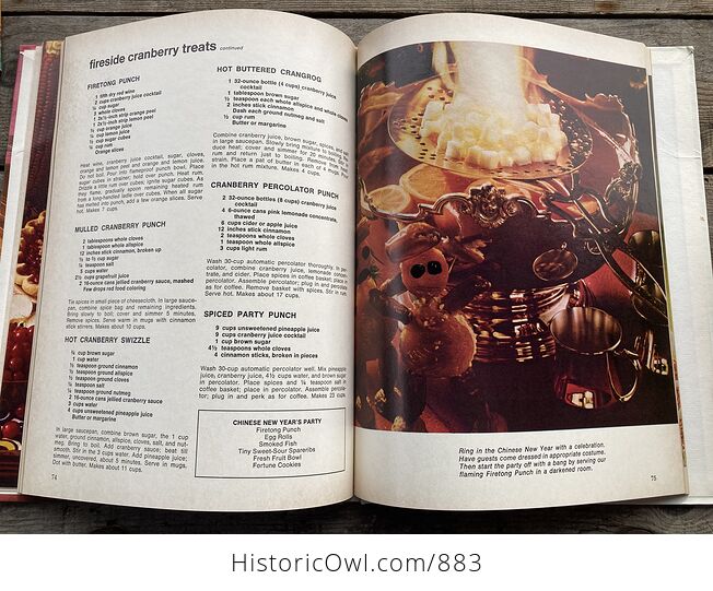 Five Seasons Cranberry Book with Recipes C1971 - #nsHkObpt1cc-13