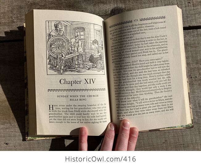 Heidi Vintage Book by Johanna Spyri Illustrated by William Sharp Grosset and Dunlap C1945 - #PUtZrlhWX98-9