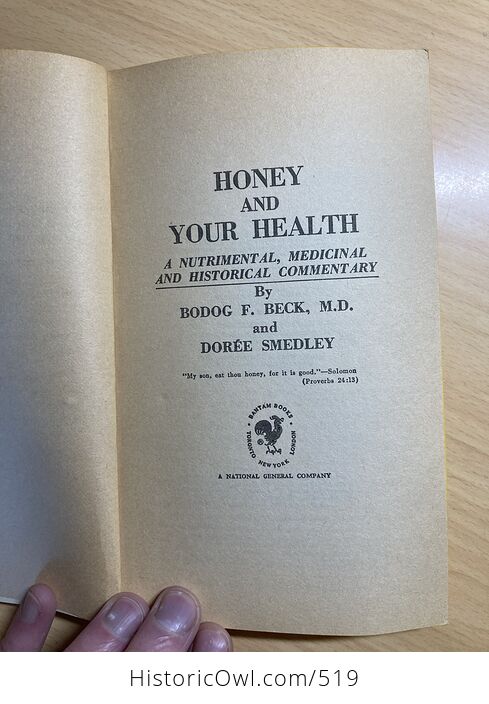 Honey and Your Health Paperback Book by Bodog Beck and Doree Smedley C 1971 - #m3EgBr51yJk-7