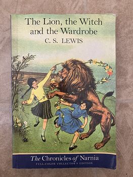 Paperback the Lion the Witch and the Wardrobe Book by Cs Lewis the Chronicles of Narnia Full Color Collections Edition C2000 #fdeRYHizu8A