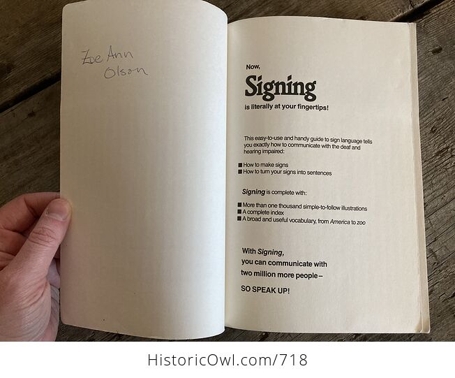 Signing Signed English a Basig Guide Book by Harry Bornstein and Karen Saulnier C1984 - #OG4Aa4LNaEs-4
