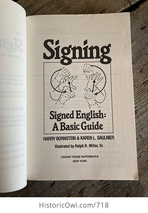Signing Signed English a Basig Guide Book by Harry Bornstein and Karen Saulnier C1984 - #OG4Aa4LNaEs-5