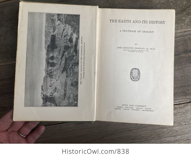 The Earth and Its History Antique Geology Book by John Hodgdon Bradley Ginn and Company C1928 - #9v1tWT1vmNo-5
