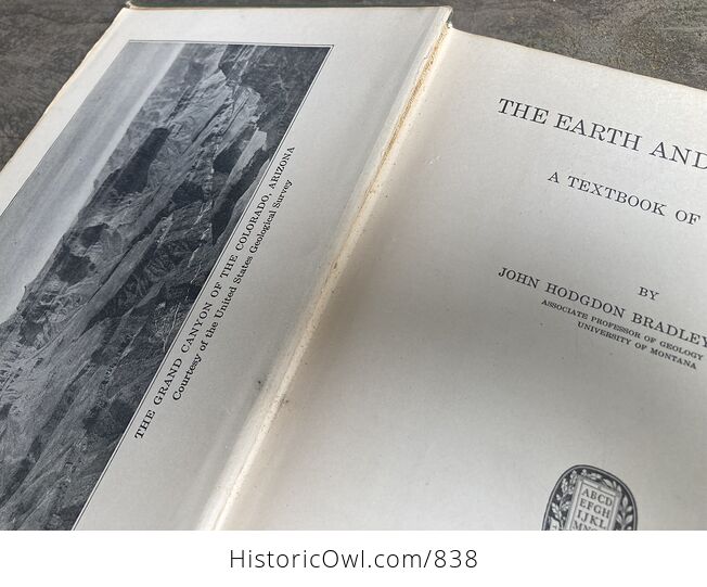 The Earth and Its History Antique Geology Book by John Hodgdon Bradley Ginn and Company C1928 - #9v1tWT1vmNo-6