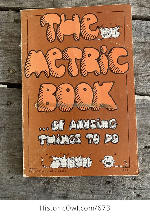 The Metric Book of Amusing Things to Do by Elisabeth Hallamore and Linda Bucholtz Ross C1974 - #0pU8Ps1SPwY-1