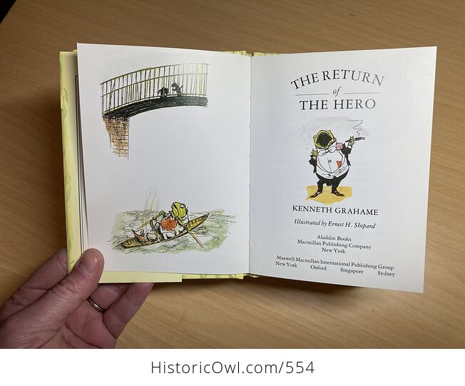The Return of the Hero a Wind in the Willows Storybook by Kenneth Grahame C1991 - #PCe8qhM2GBQ-6