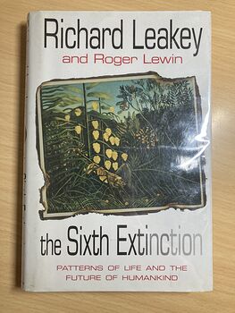 The Sixth Extinction Patterns of Life and the Future of Humankind by Richard Leakey and Roger Lewin C1995 #nzRoyMfY7Gc