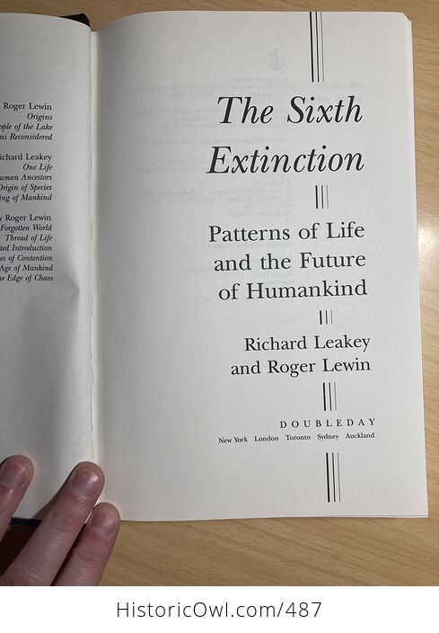 The Sixth Extinction Patterns of Life and the Future of Humankind by Richard Leakey and Roger Lewin C1995 - #nzRoyMfY7Gc-3